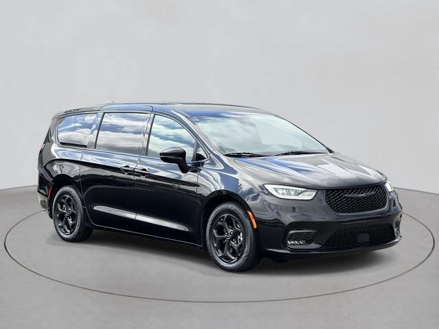Used 2022 Chrysler Pacifica Touring-L w/ S Appearance Package FWD image 6