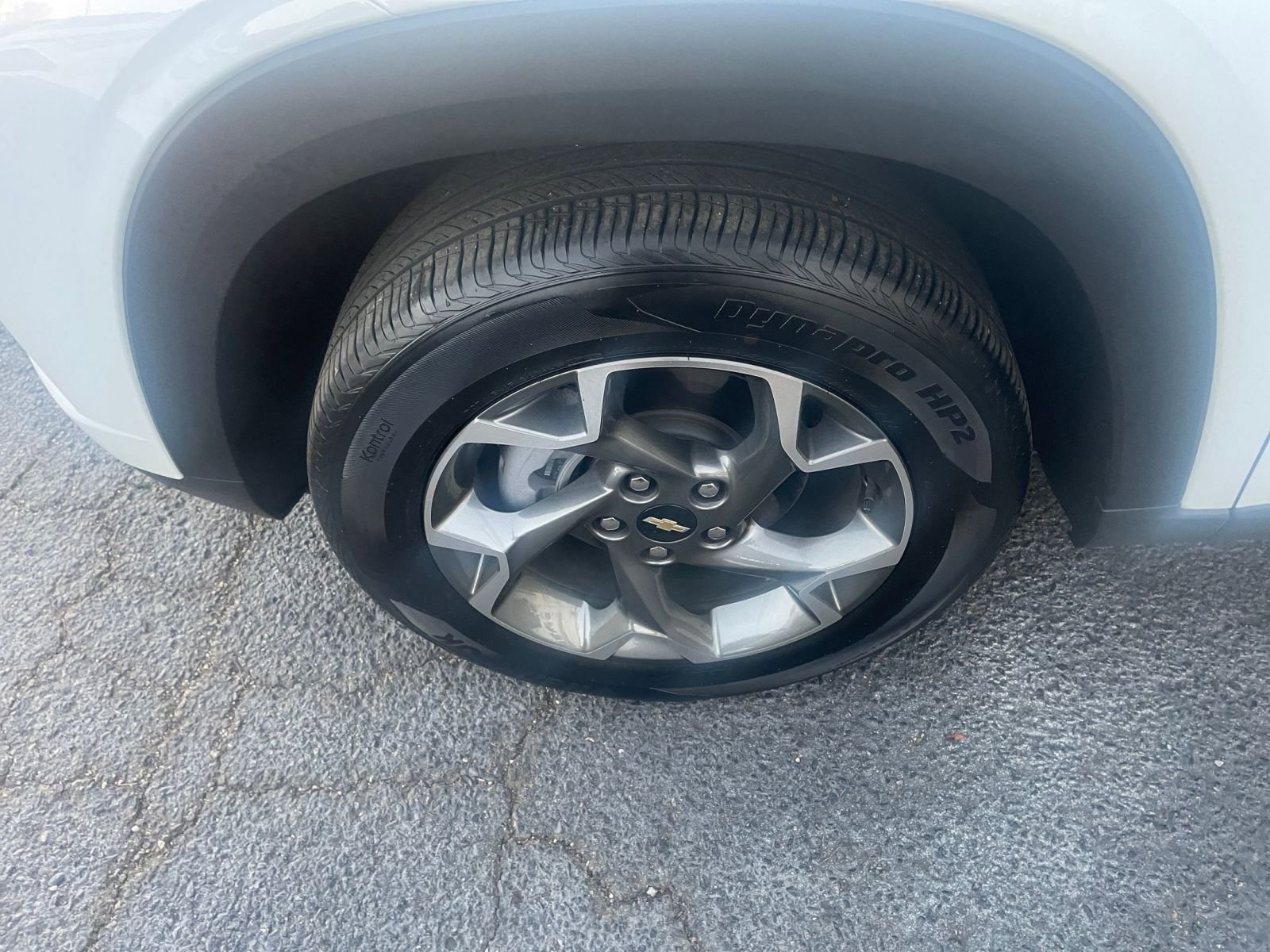 Used 2025 Chevrolet Trax LT image 29