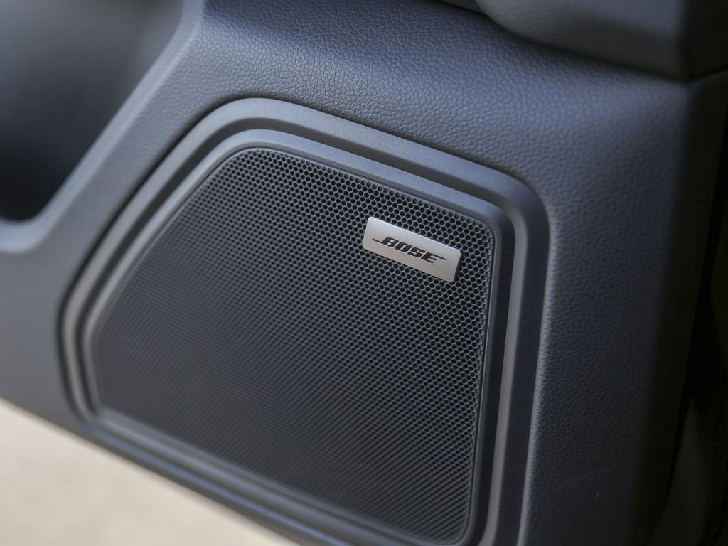 Certified 2025 Porsche Macan image 30