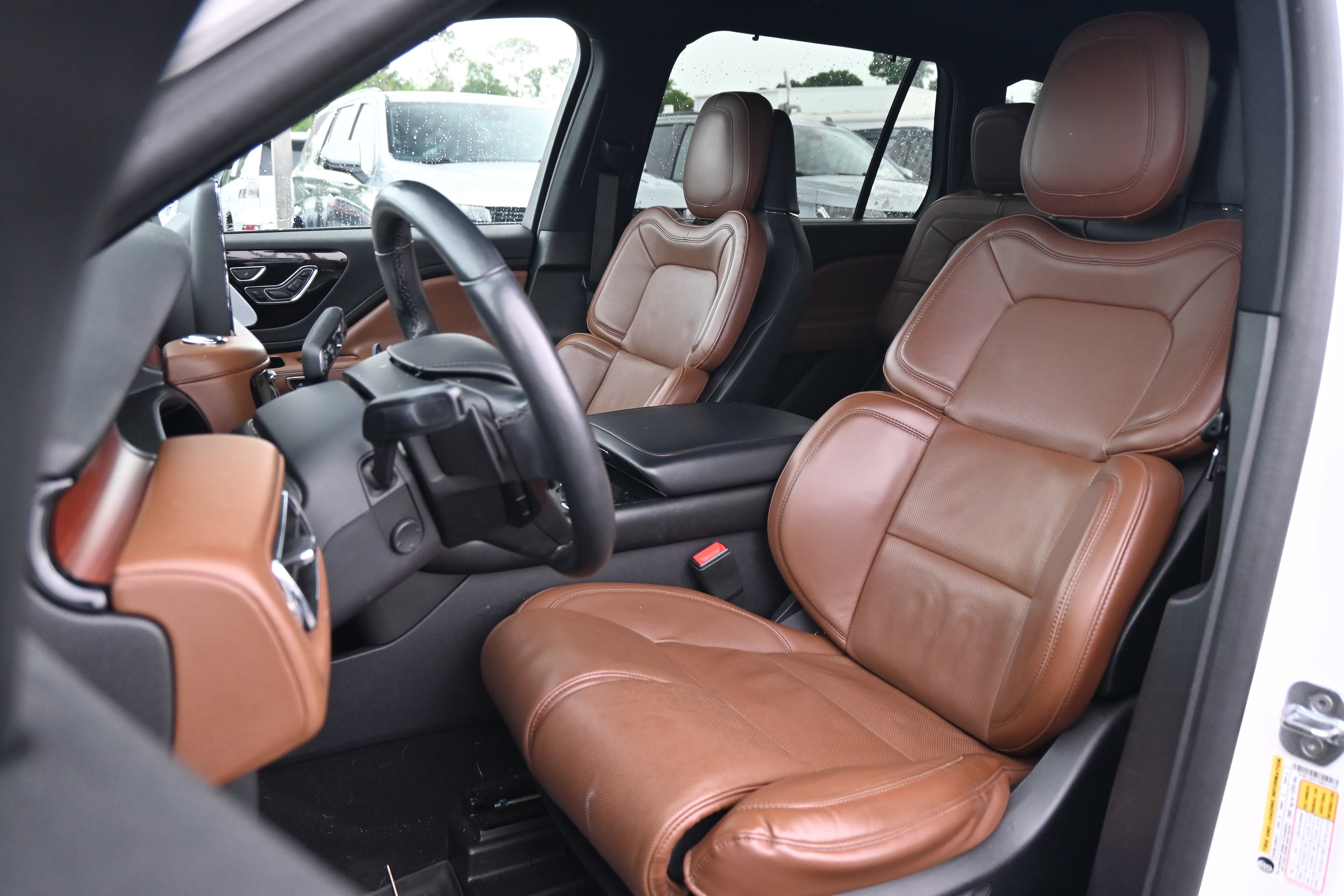 Used 2021 Lincoln Aviator Grand Touring w/ Equipment Group 302A AWD/4WD image 7