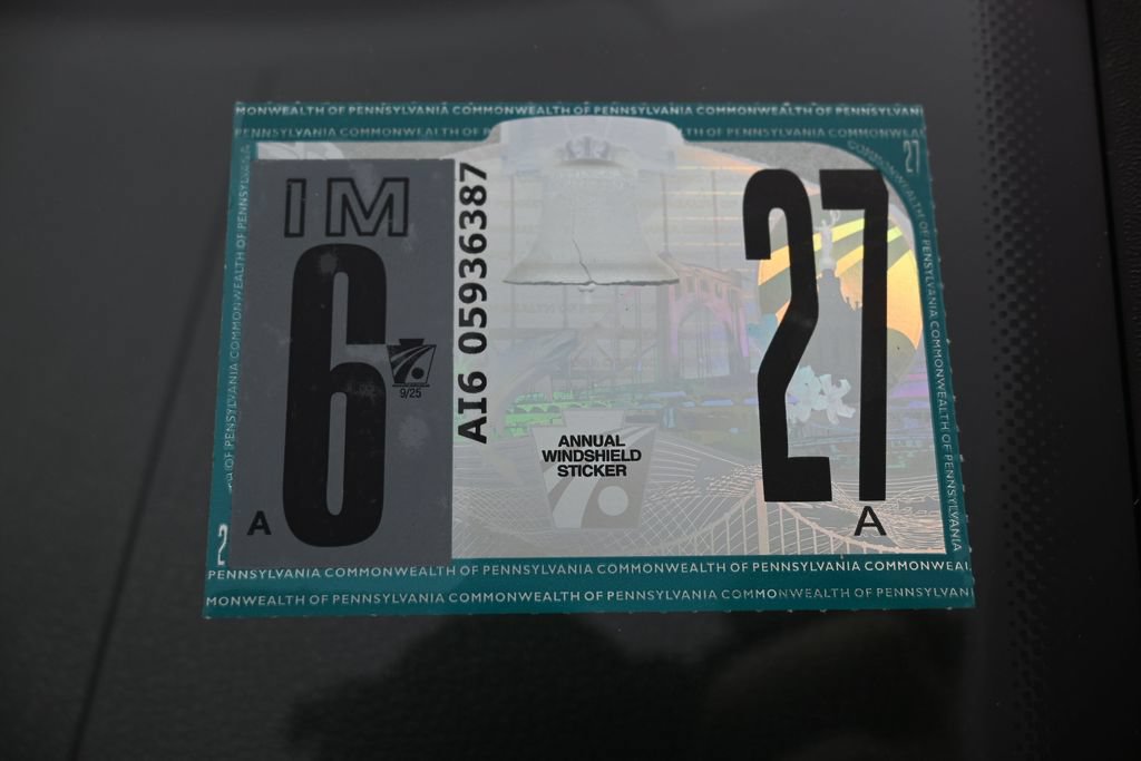 Used 2025 Volkswagen ID. Buzz 1st Edition AWD/4WD image 5