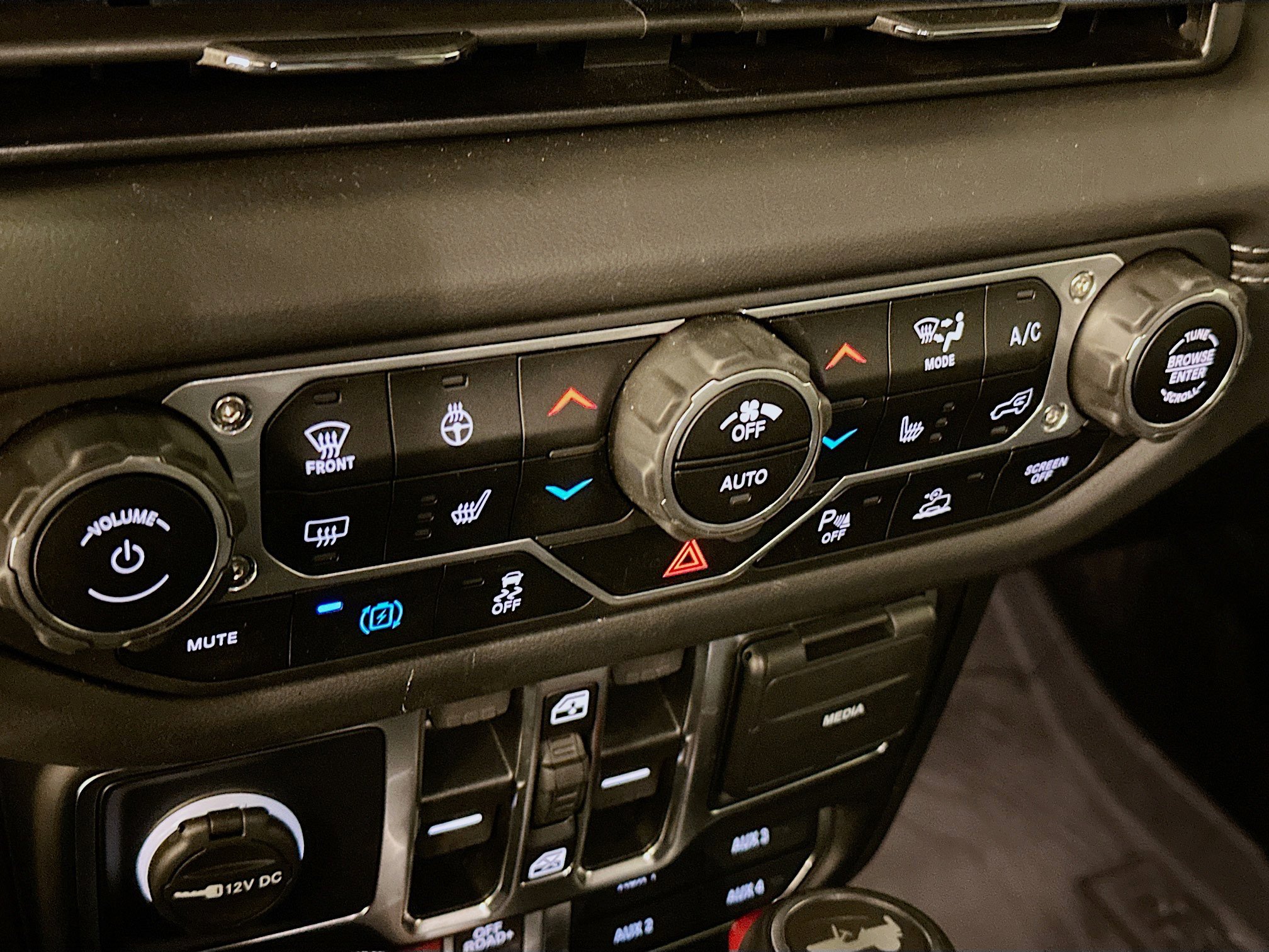 Used 2025 Jeep Wrangler Unlimited Rubicon 4xe image 24