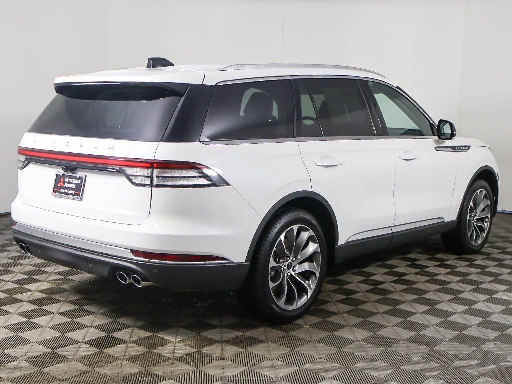Used 2025 Lincoln Aviator Reserve w/ Illumination Package image 13