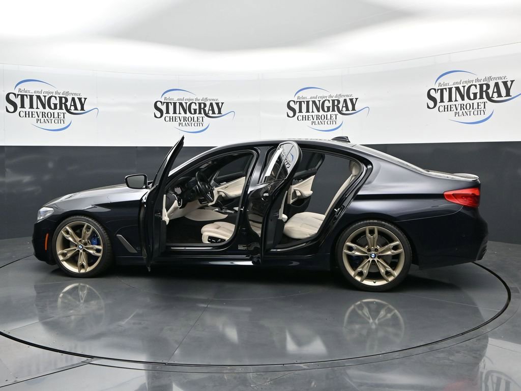 Used 2018 BMW M550i xDrive image 28