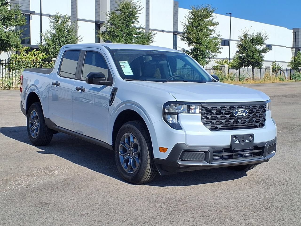 New 2026 Ford Maverick XLT w/ XLT Luxury Package FWD image 3