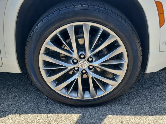 Used 2025 Buick Enclave Avenir w/ Super Cruise Package AWD/4WD image 5
