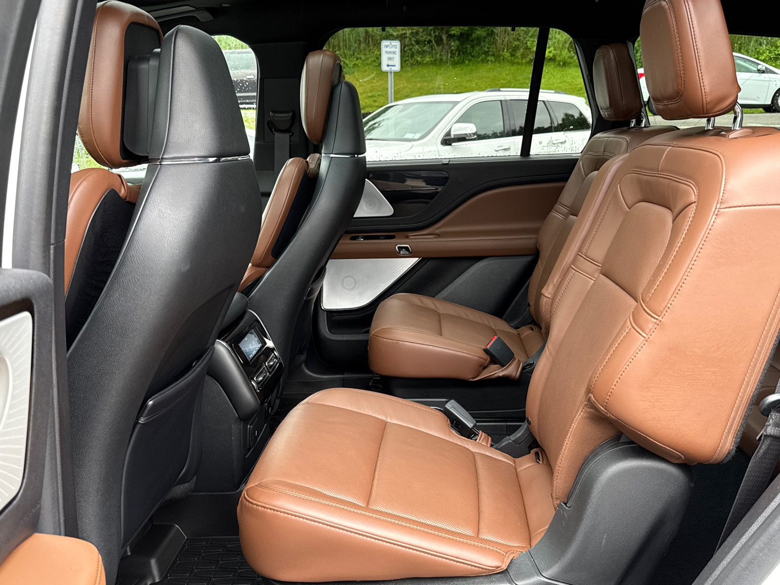 Used 2022 Lincoln Aviator Reserve w/ Equipment Group 201A AWD/4WD image 23