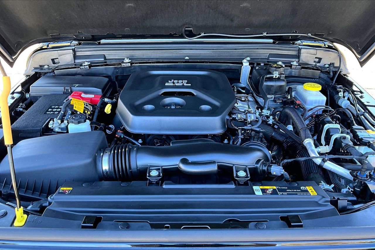 Certified 2023 Jeep Wrangler Sahara w/ Cold Weather Group image 37