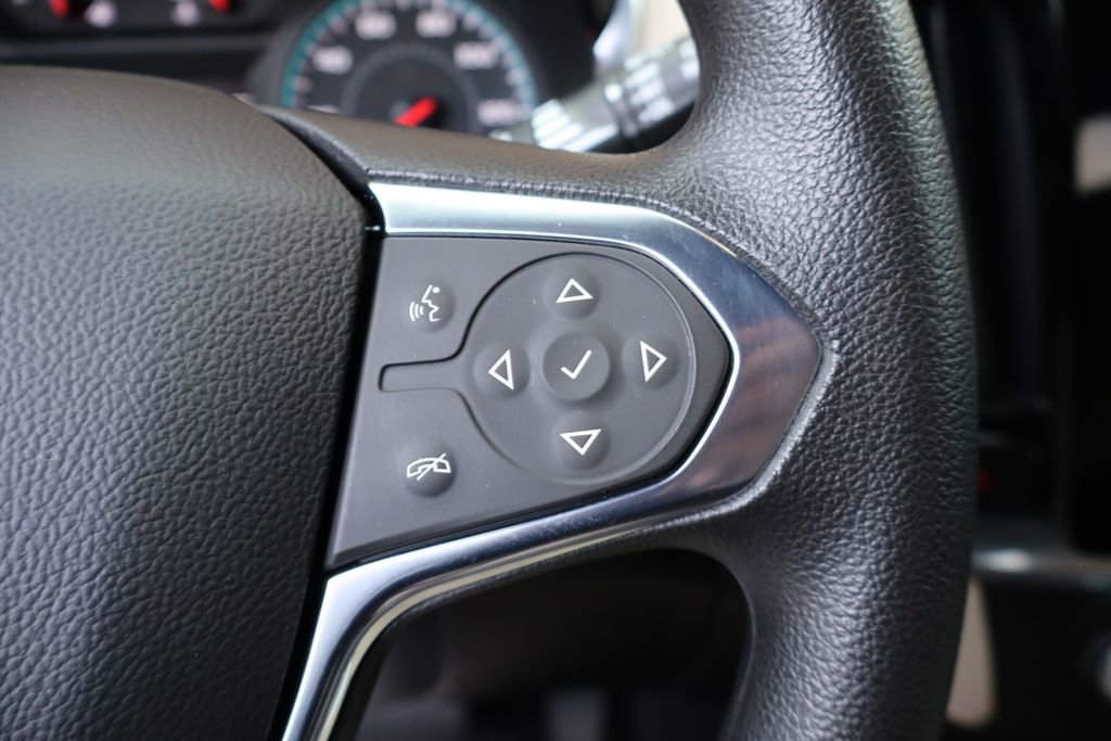 Used 2022 Chevrolet Traverse LS AWD/4WD image 15