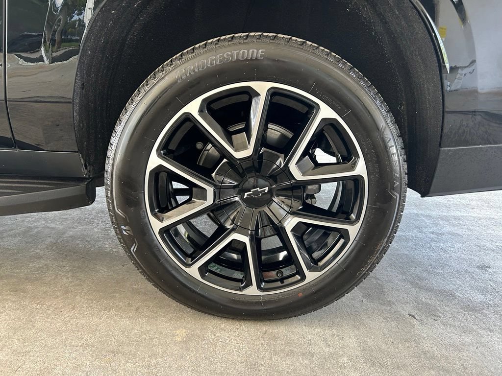 Used 2026 Chevrolet Suburban RST w/ Comfort Package RWD image 21
