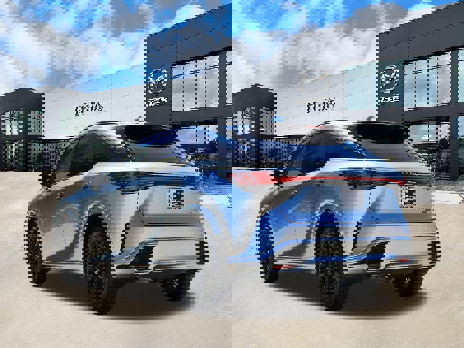 Used 2023 Lexus RX 500h F Sport w/ Accessory Package (2T) image 2