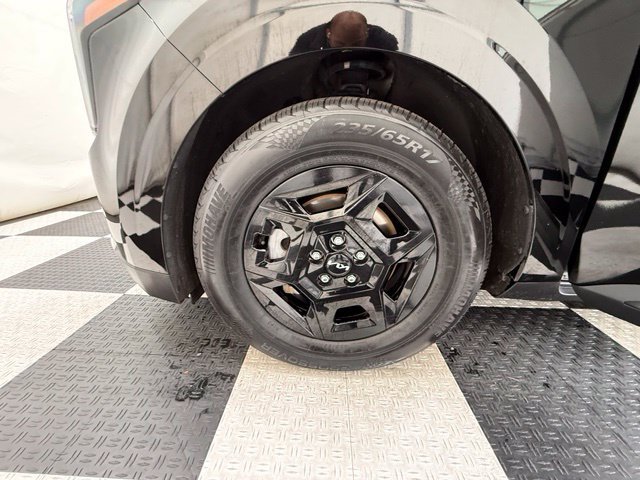 Used 2025 Kia Carnival FWD image 10