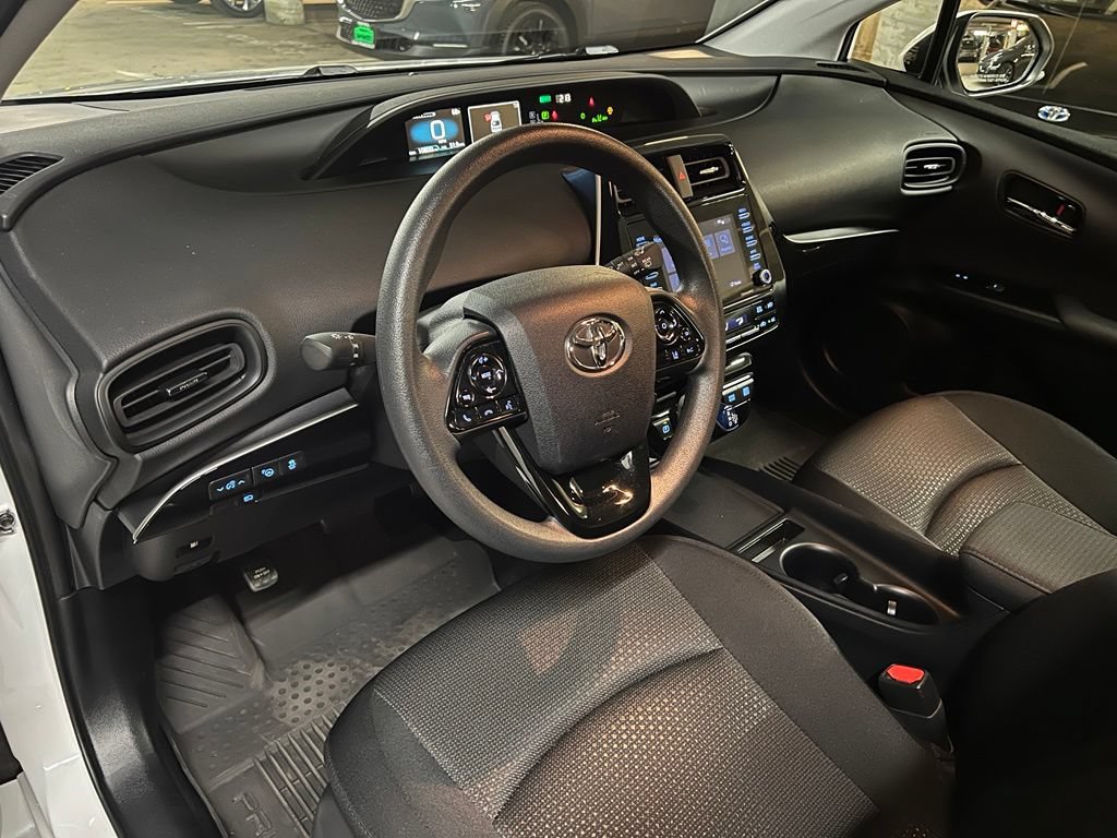 Certified 2022 Toyota Prius LE FWD image 12