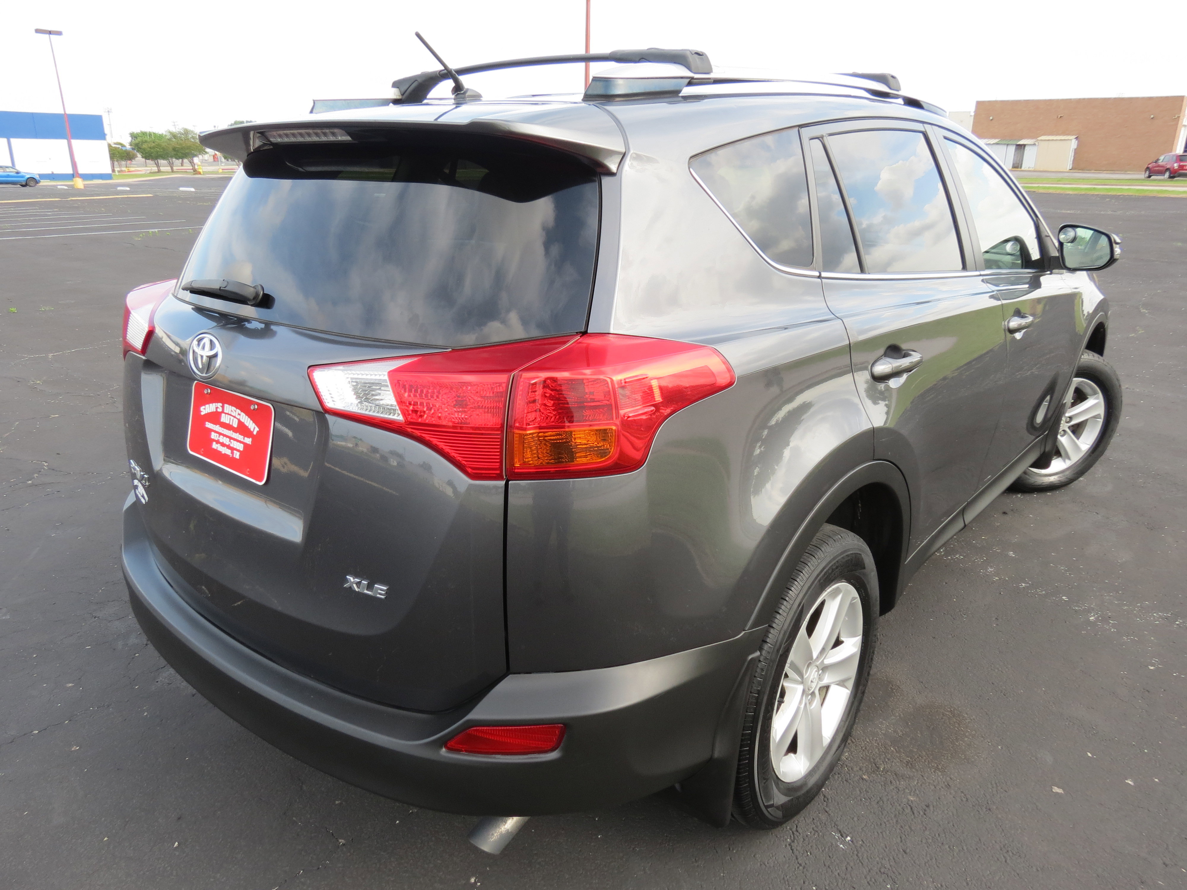 Used 2013 Toyota RAV4 XLE FWD image 6