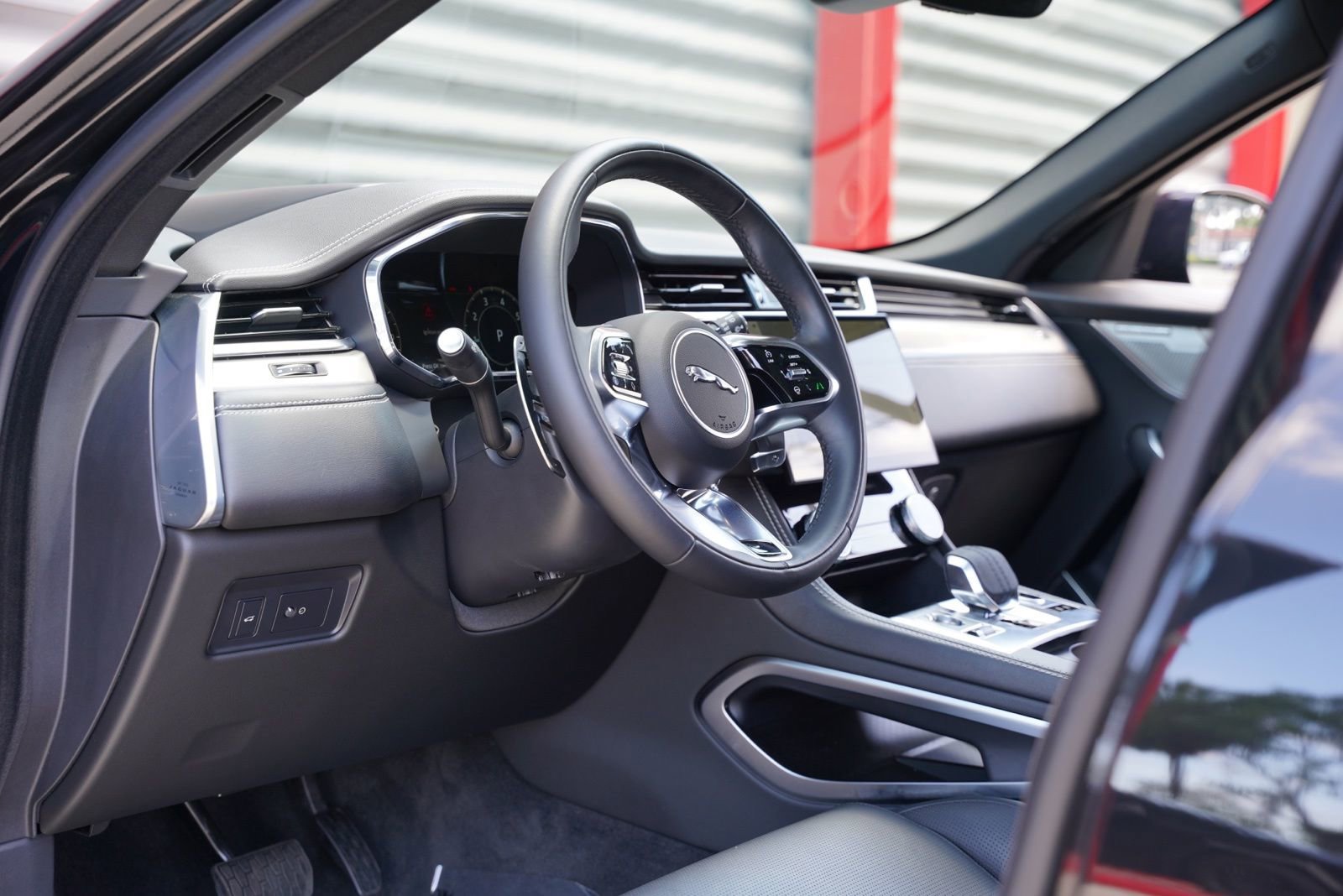 Used 2026 Jaguar F-PACE R-Dynamic S image 13