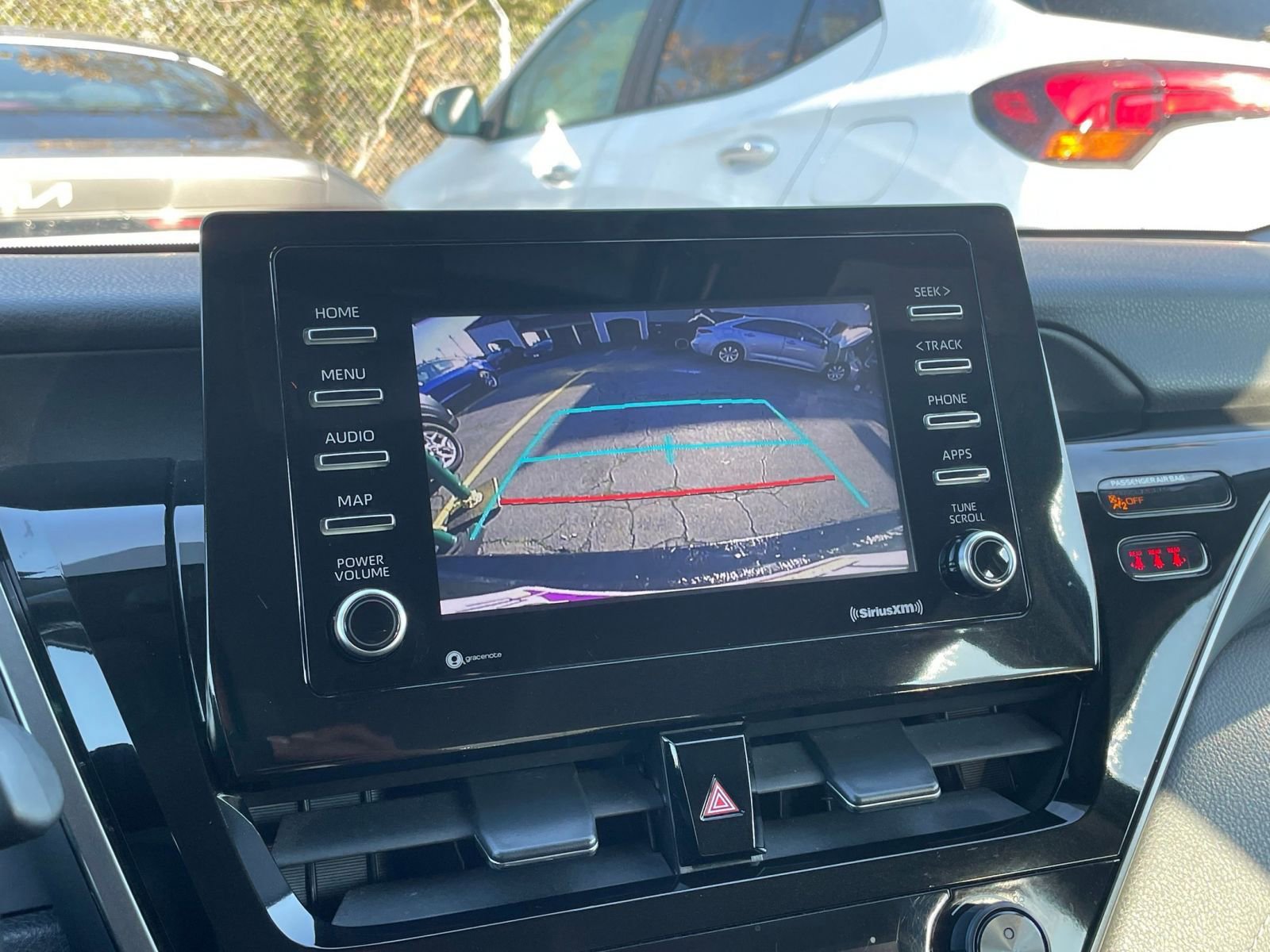 Used 2021 Toyota Camry SE image 17