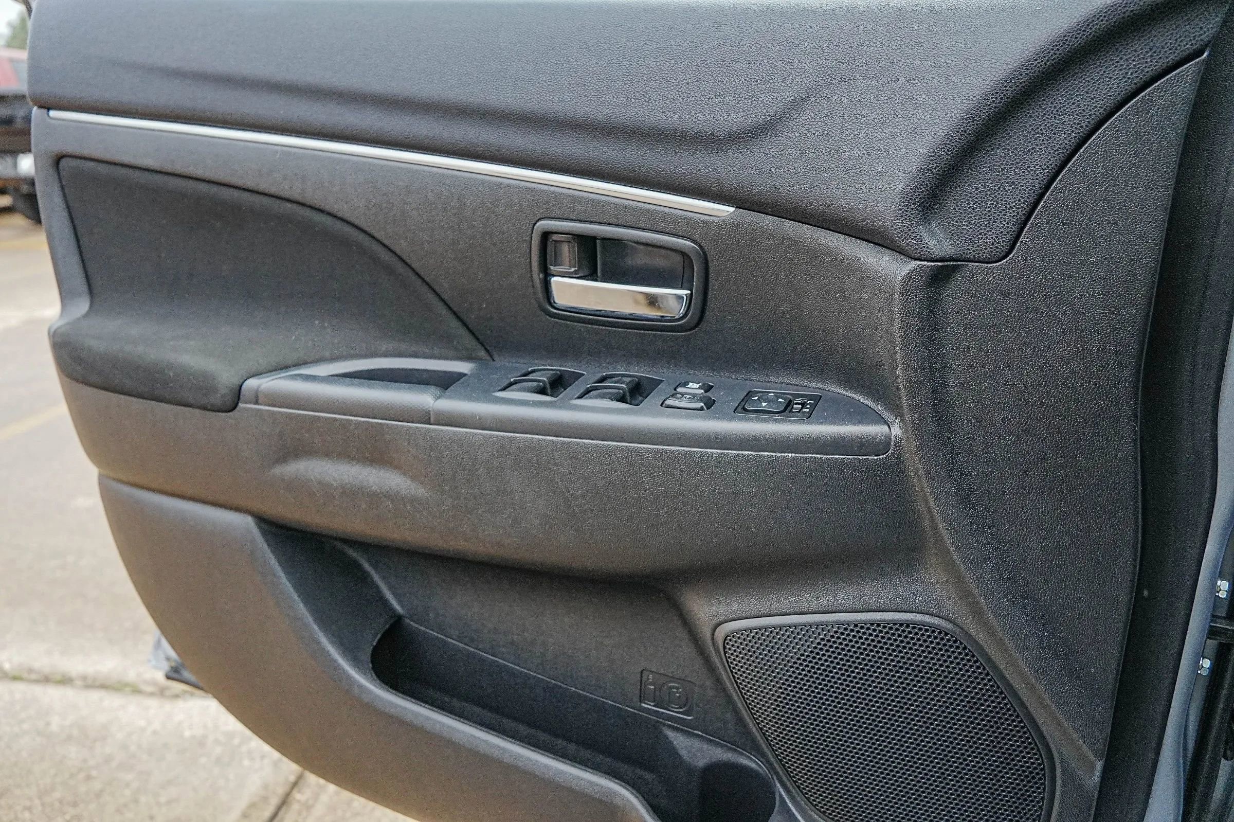 Used 2017 Mitsubishi Outlander Sport ES image 35