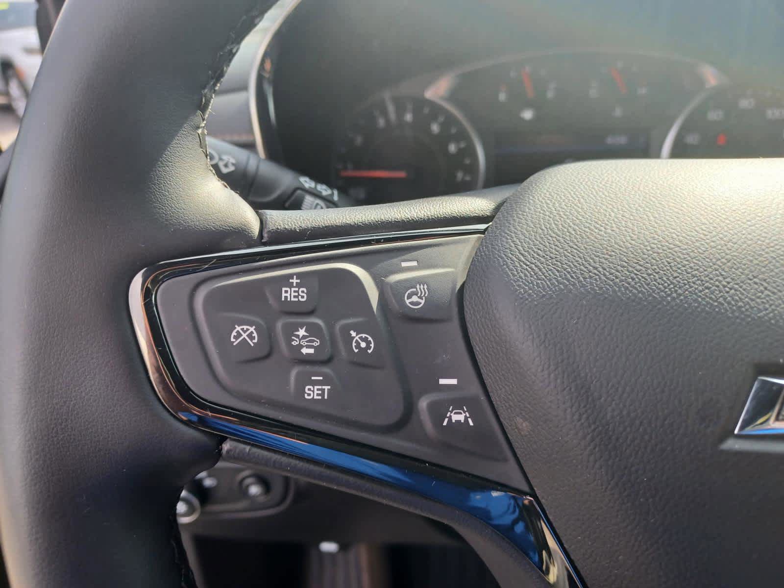 Used 2023 Chevrolet Equinox Premier image 15