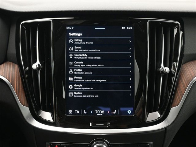 Used 2023 Volvo S60 B5 Plus image 15