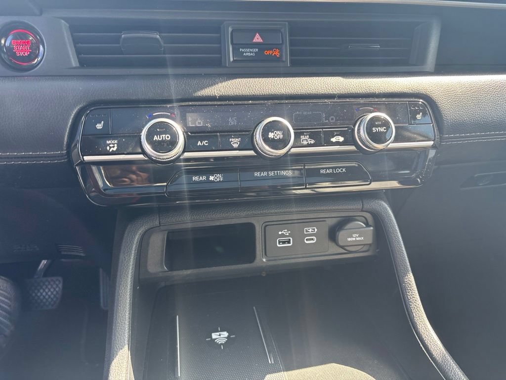 Used 2023 Honda Pilot Touring image 14