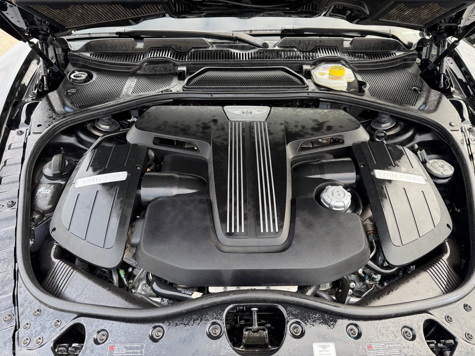 Used 2018 Bentley Flying Spur V8 image 26