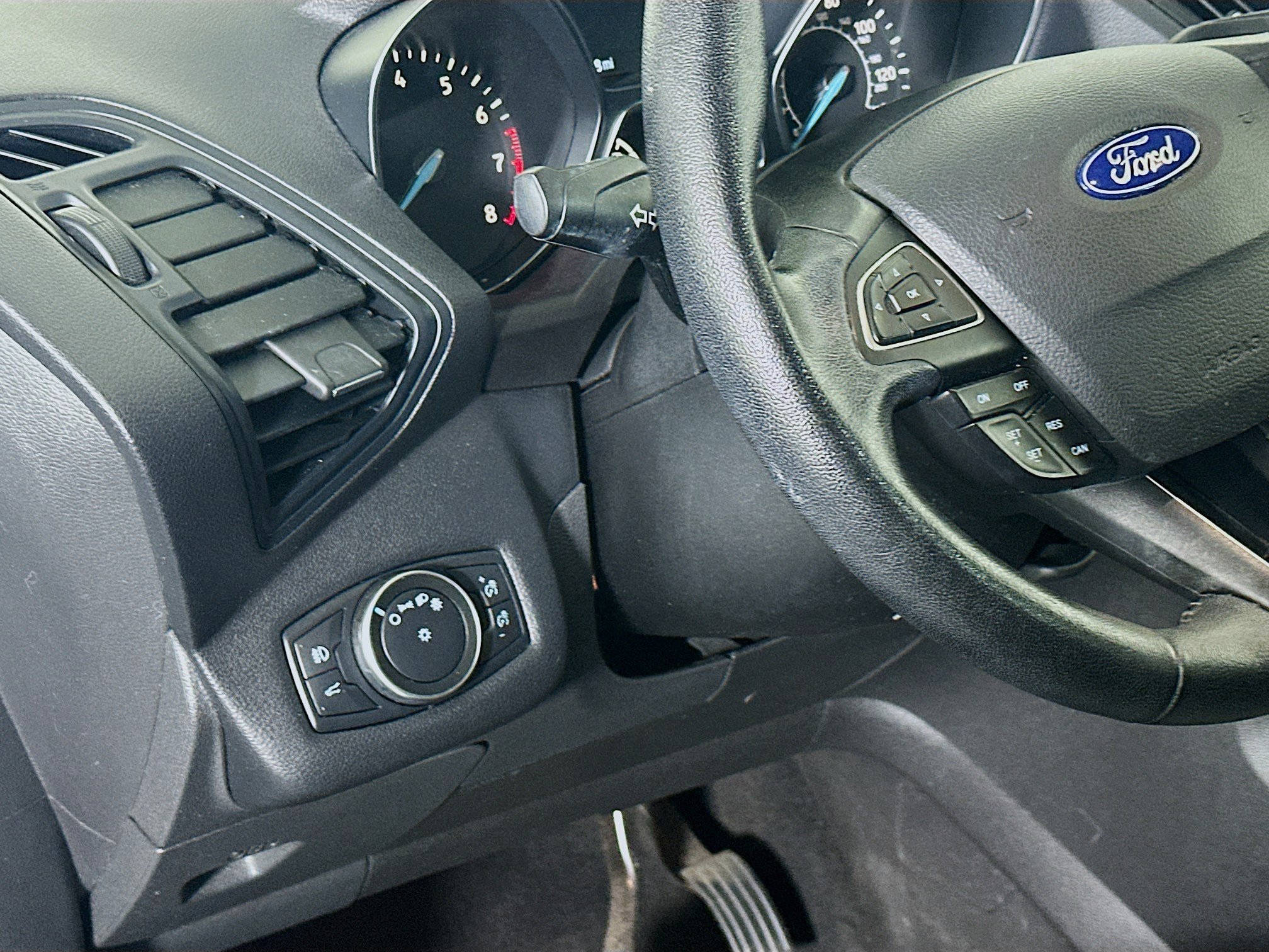 Used 2019 Ford Escape SE AWD/4WD image 16