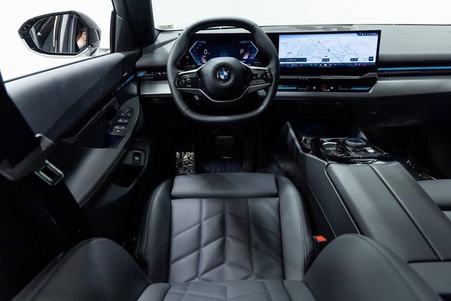 Certified 2025 BMW 530i 530i image 3