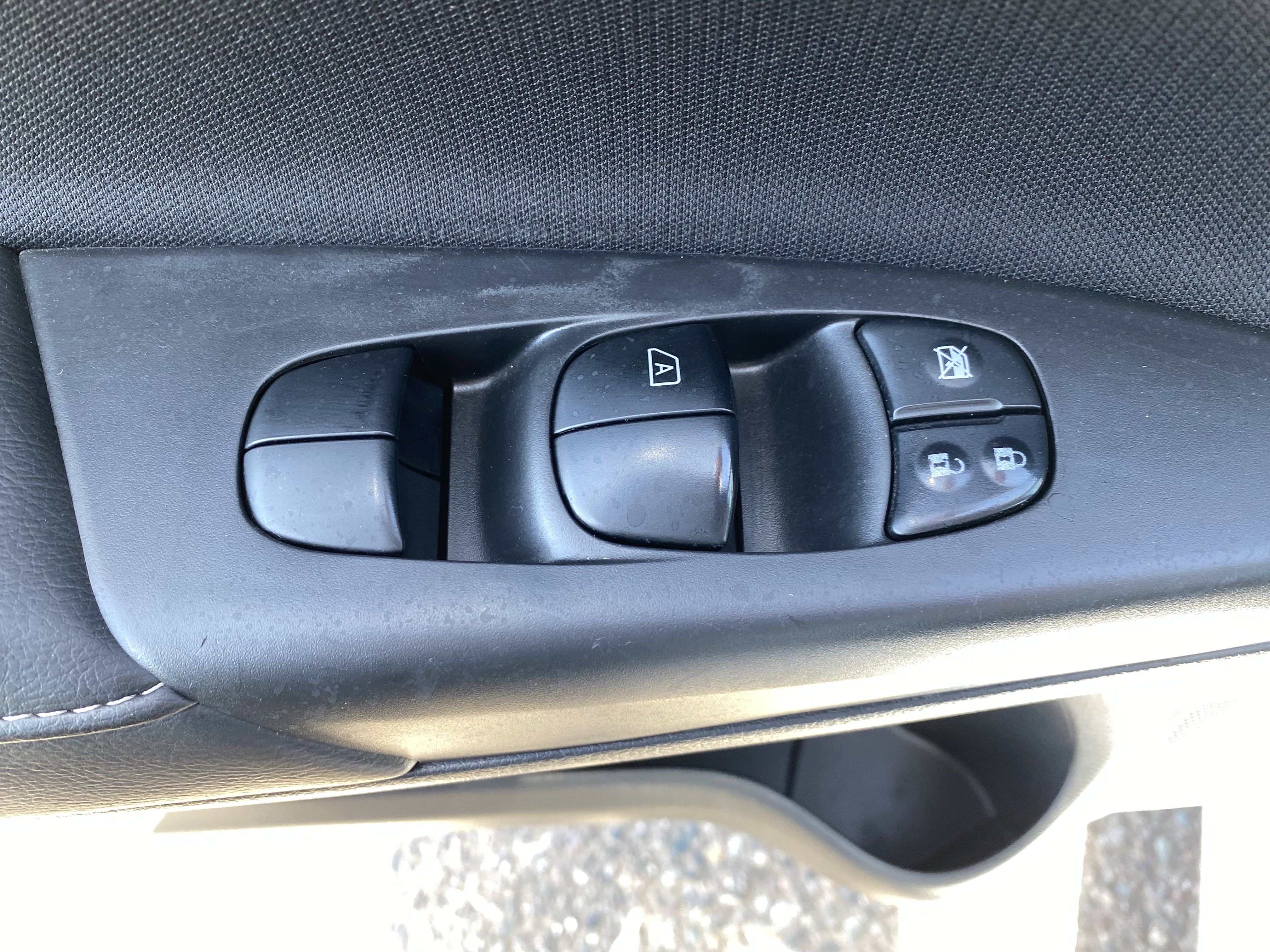 Used 2019 Nissan Sentra S FWD image 18