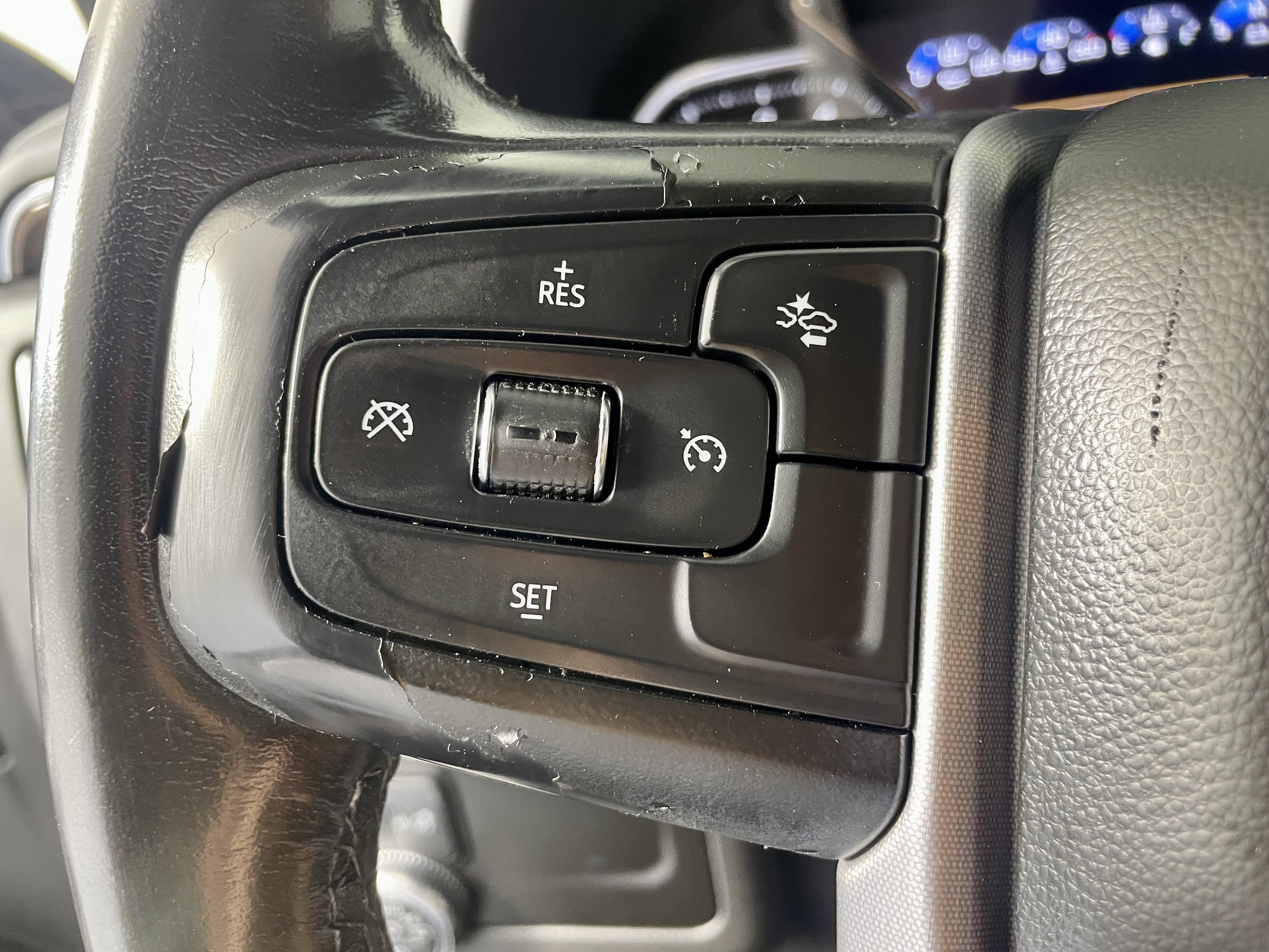Used 2021 GMC Yukon SLE AWD/4WD image 16