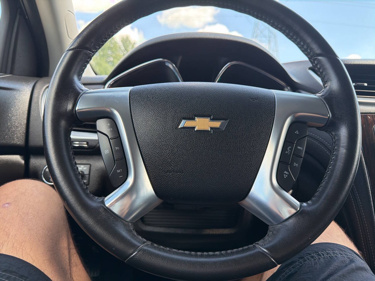 Used 2015 Chevrolet Traverse LT FWD image 22