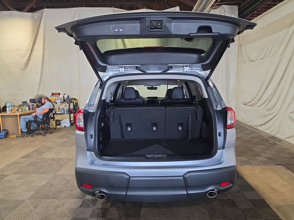 Used 2022 Subaru Ascent Limited AWD/4WD image 19