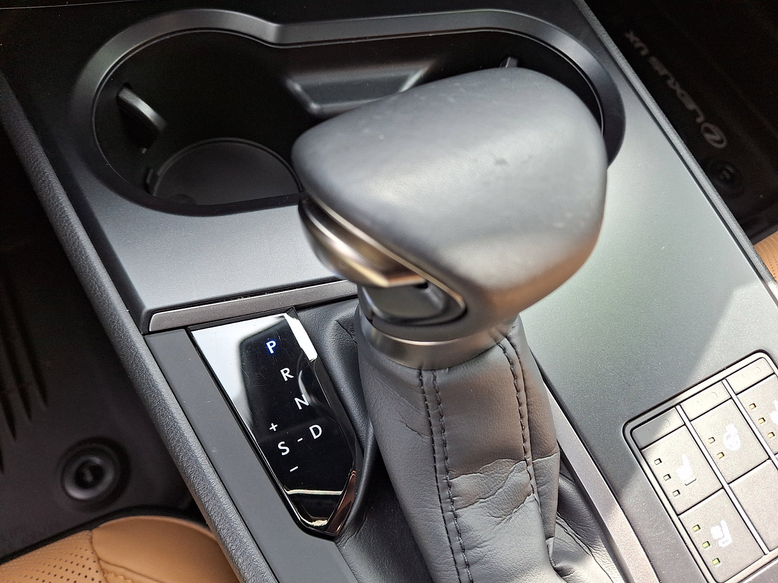 Used 2024 Lexus UX 250h AWD w/ Premium Package image 15