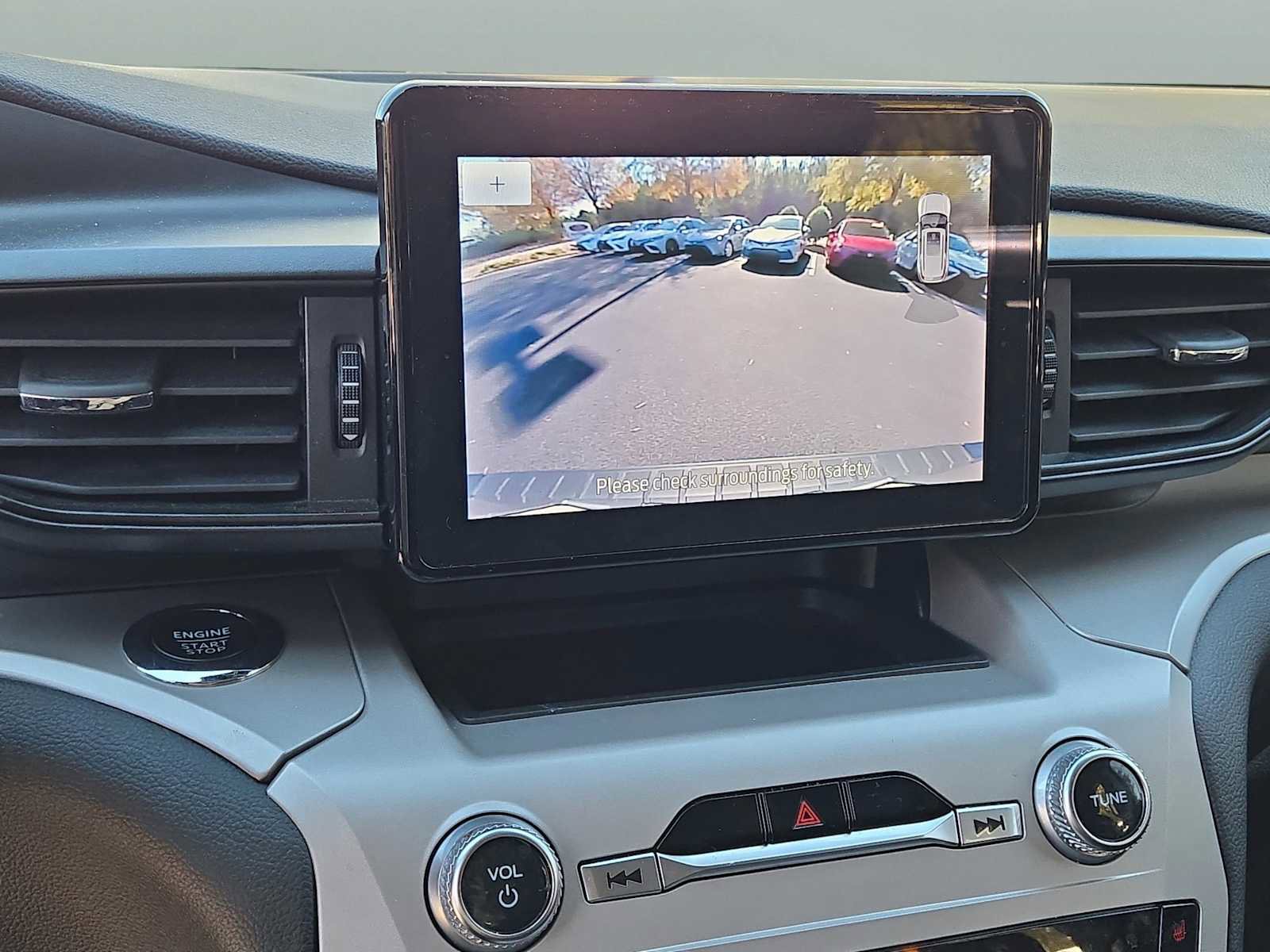 Used 2024 Ford Explorer XLT image 24