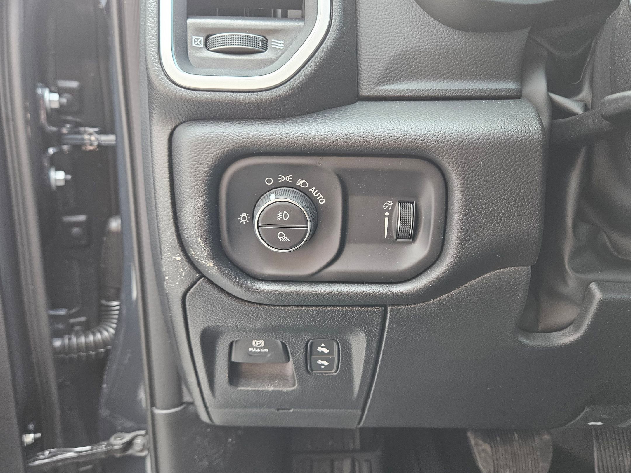 New 2026 RAM 1500 Big Horn w/ Night Edition image 17