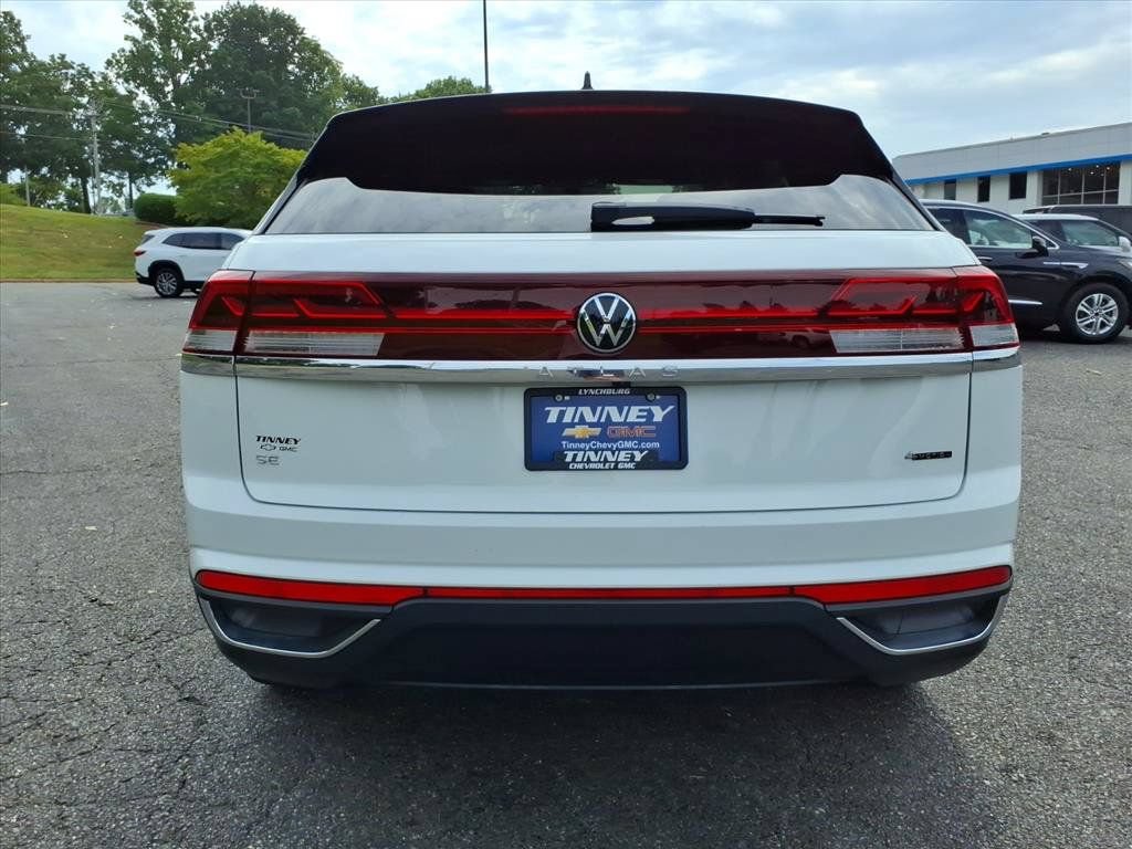 Used 2025 Volkswagen Atlas Cross Sport SE AWD/4WD image 4
