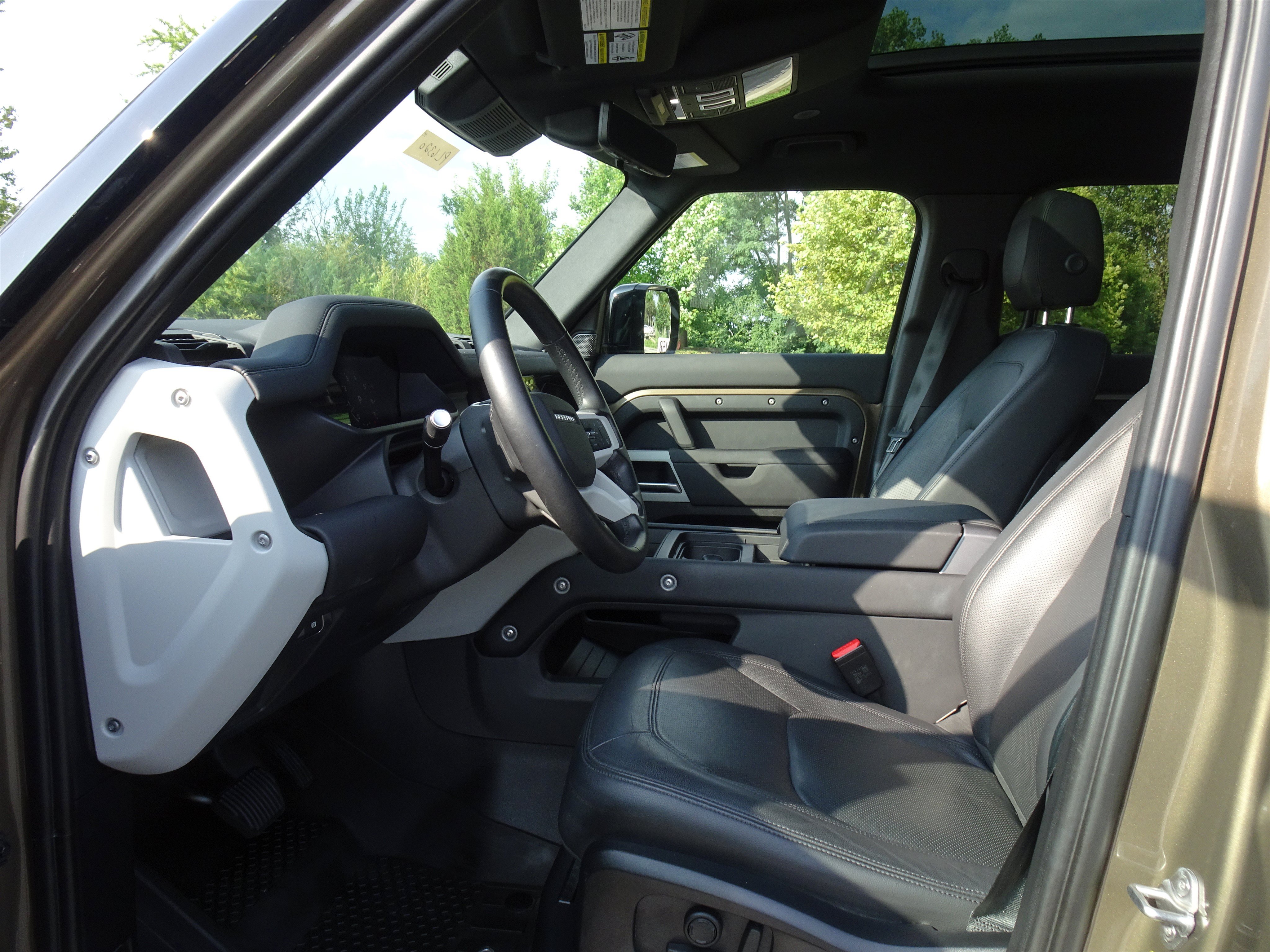 Certified 2024 Land Rover Defender 110 S AWD/4WD image 2