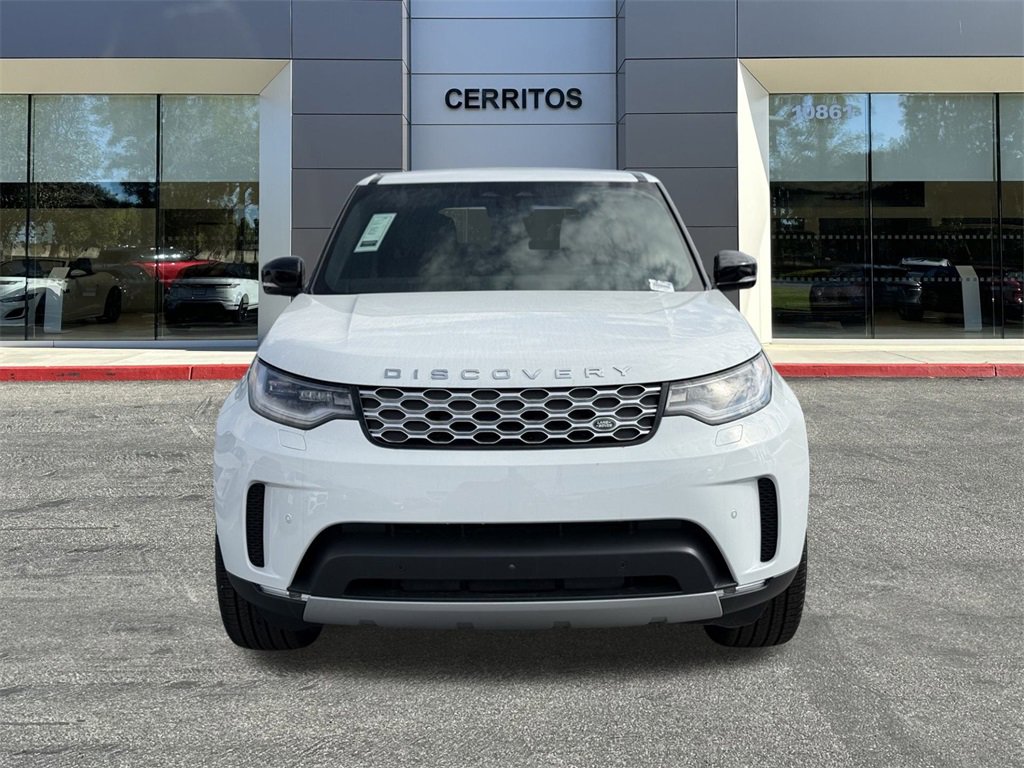 New 2025 Land Rover Discovery S image 3