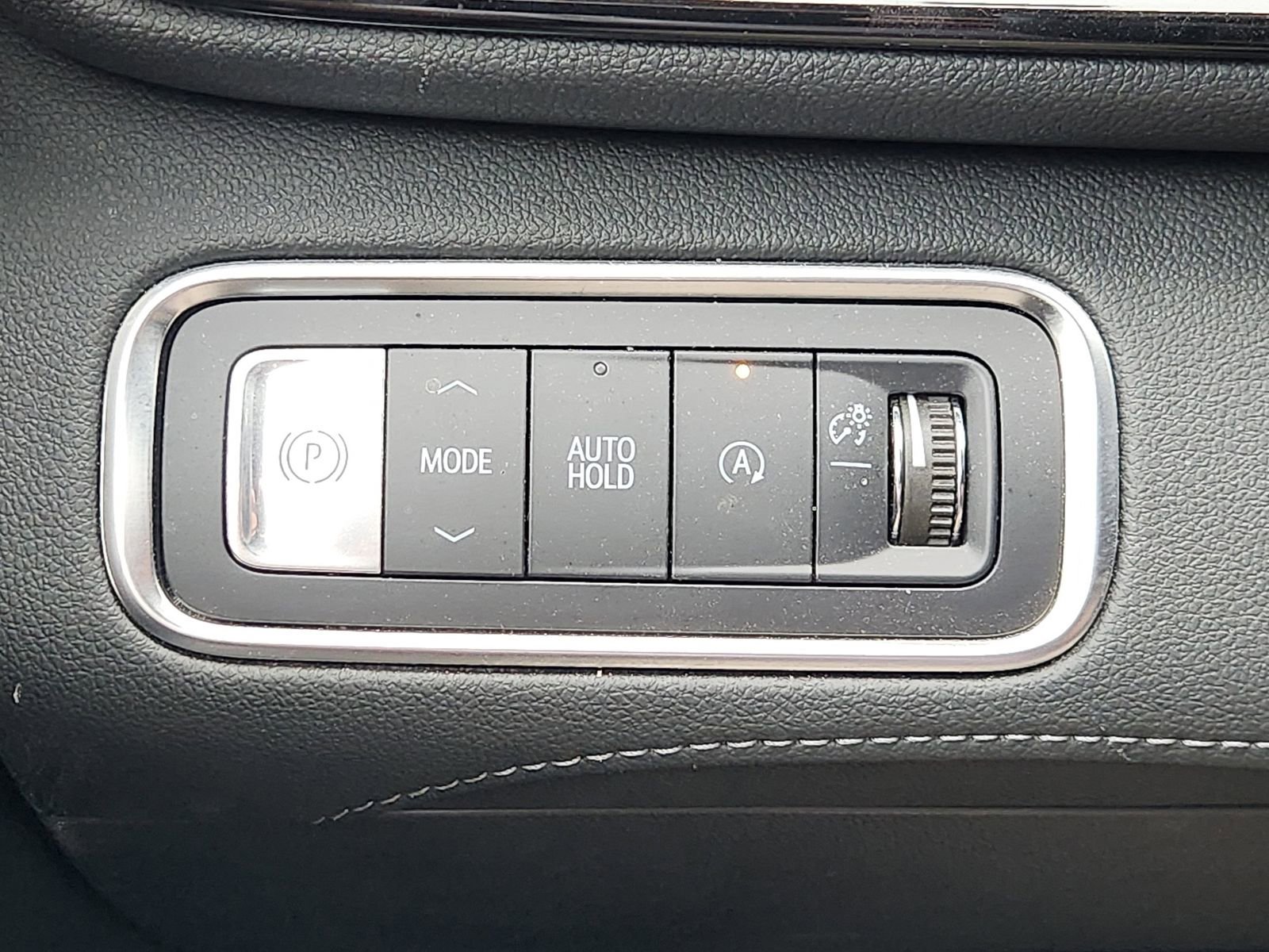 Used 2025 Buick Enclave Avenir w/ Trailering Package, 5000 lbs. image 26