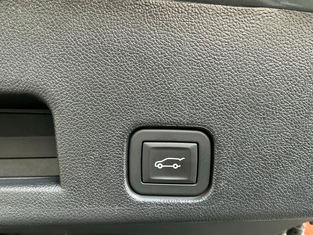 Used 2024 Chevrolet Traverse LT image 28