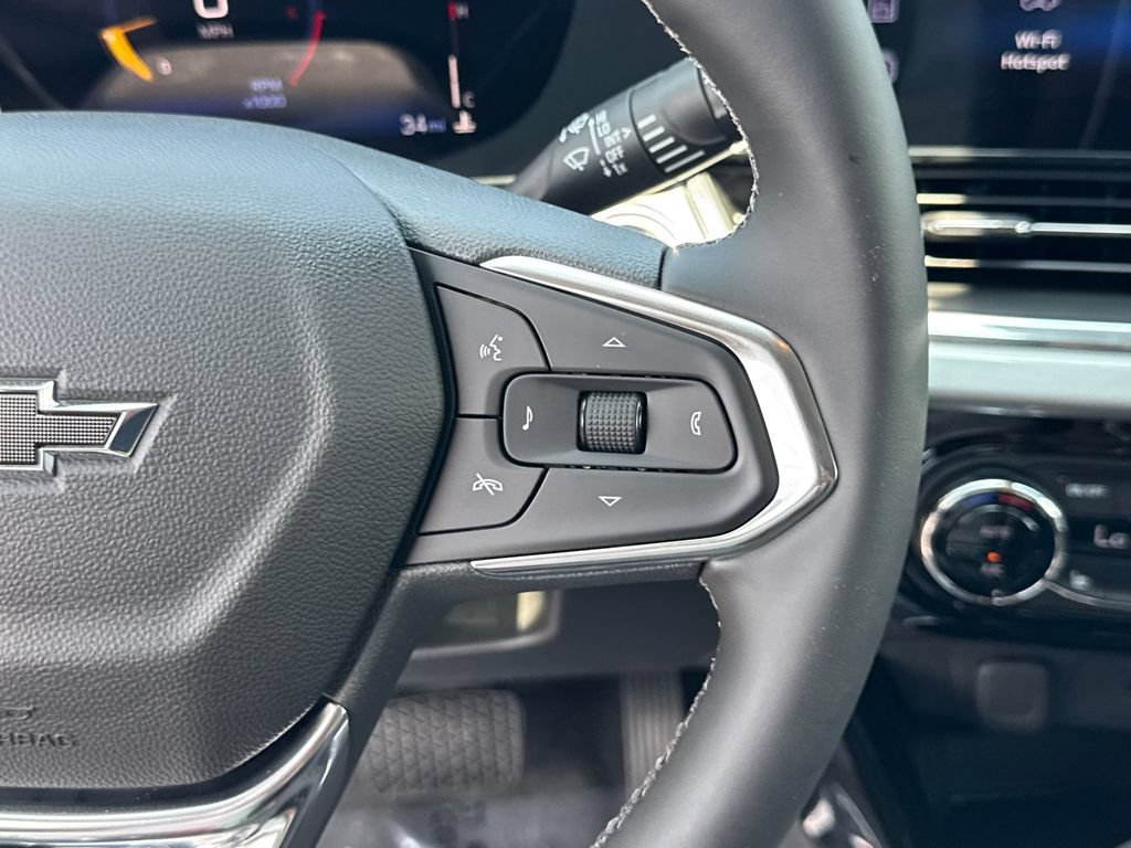 New 2026 Chevrolet Trax LT w/ Midnight Edition FWD image 26