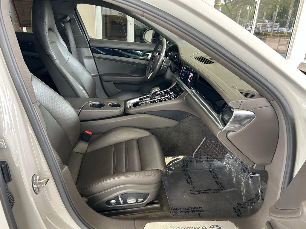 Used 2018 Porsche Panamera 4 AWD/4WD image 22