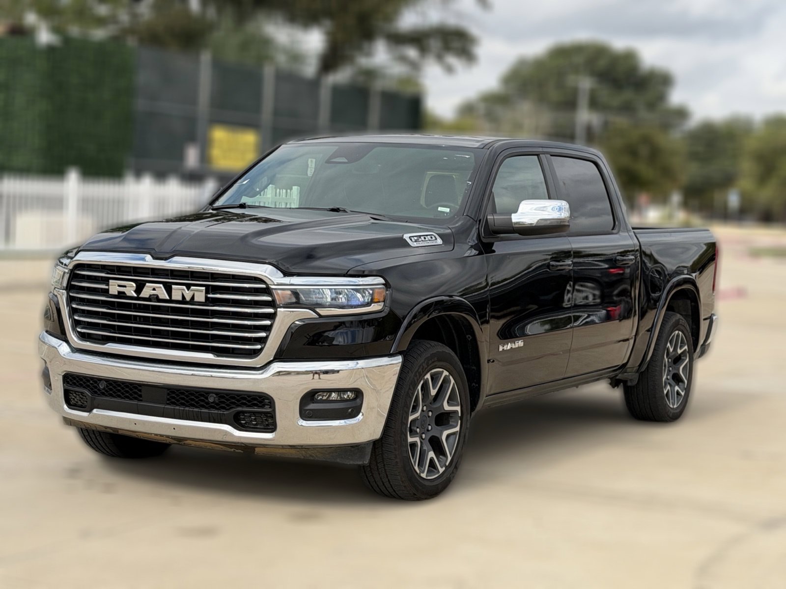 Used 2026 RAM 1500 Laramie AWD/4WD image 2
