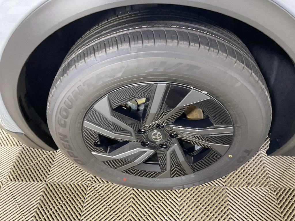 New 2026 Toyota C-HR AWD/4WD image 4