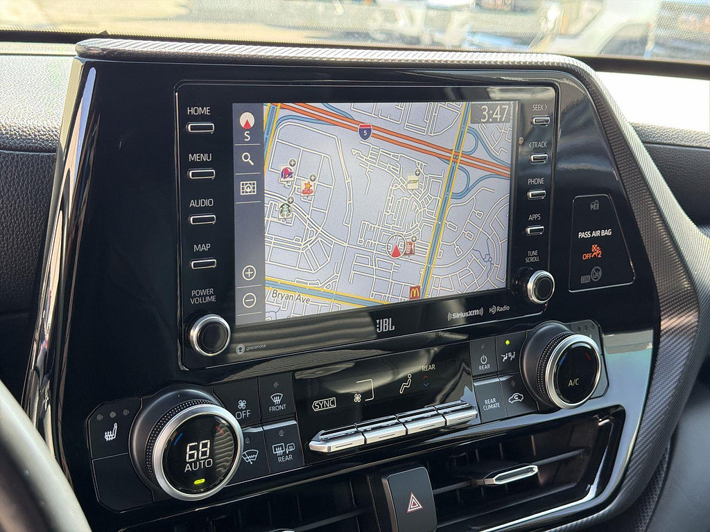 Used 2021 Toyota Highlander XSE FWD image 13