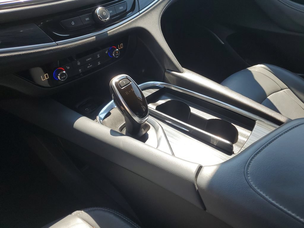 Used 2021 Buick Enclave Essence FWD image 21