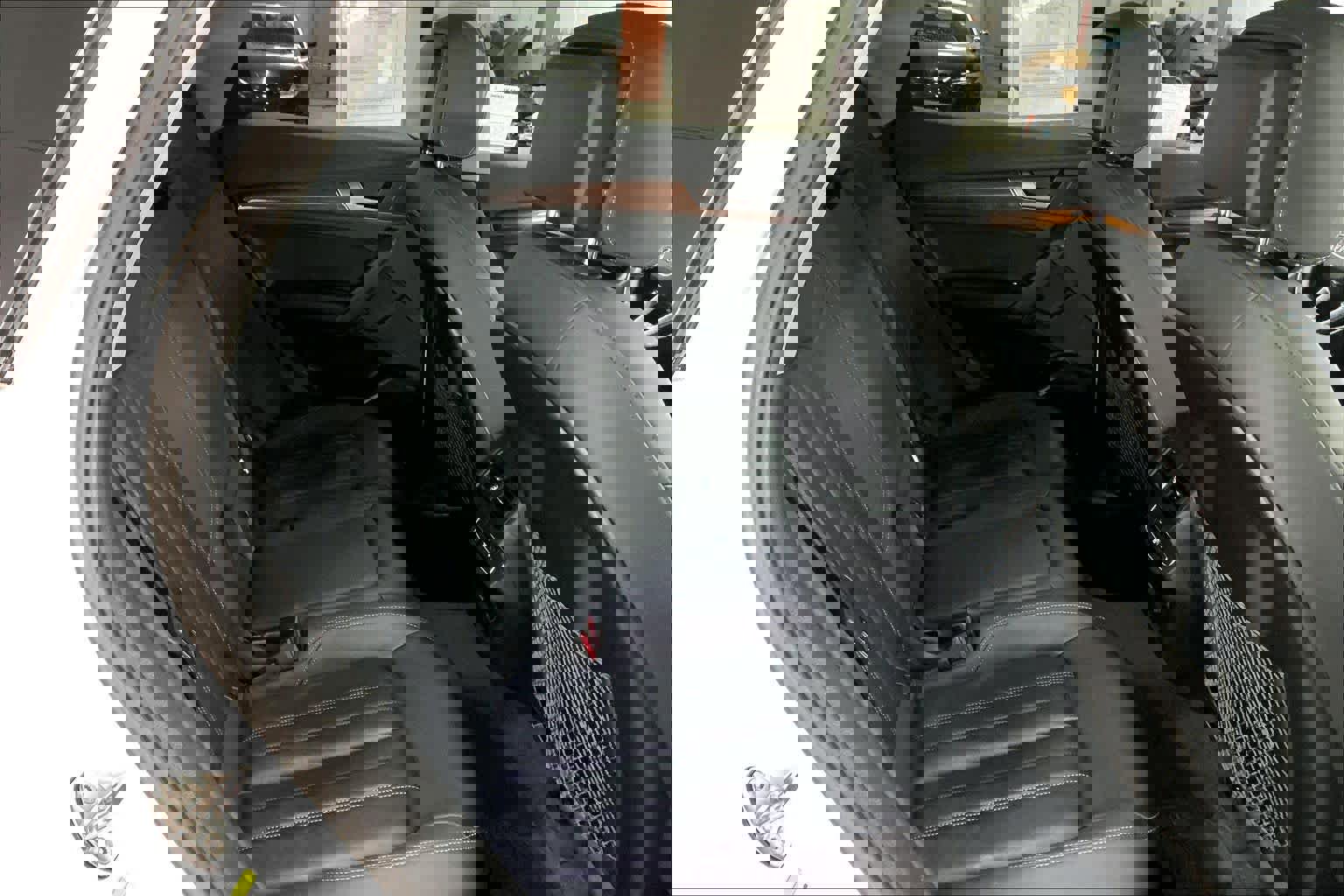 Used 2023 Audi Q5 Premium w/ Convenience Package image 29