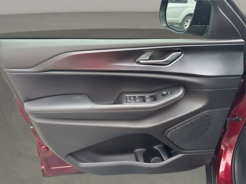 New 2025 Jeep Grand Cherokee L Altitude image 15