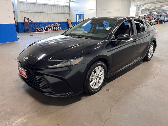 Used 2025 Toyota Camry LE image 7
