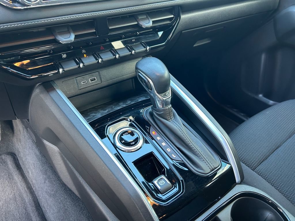 Used 2023 Chevrolet Colorado LT w/ LT Convenience Package AWD/4WD image 35