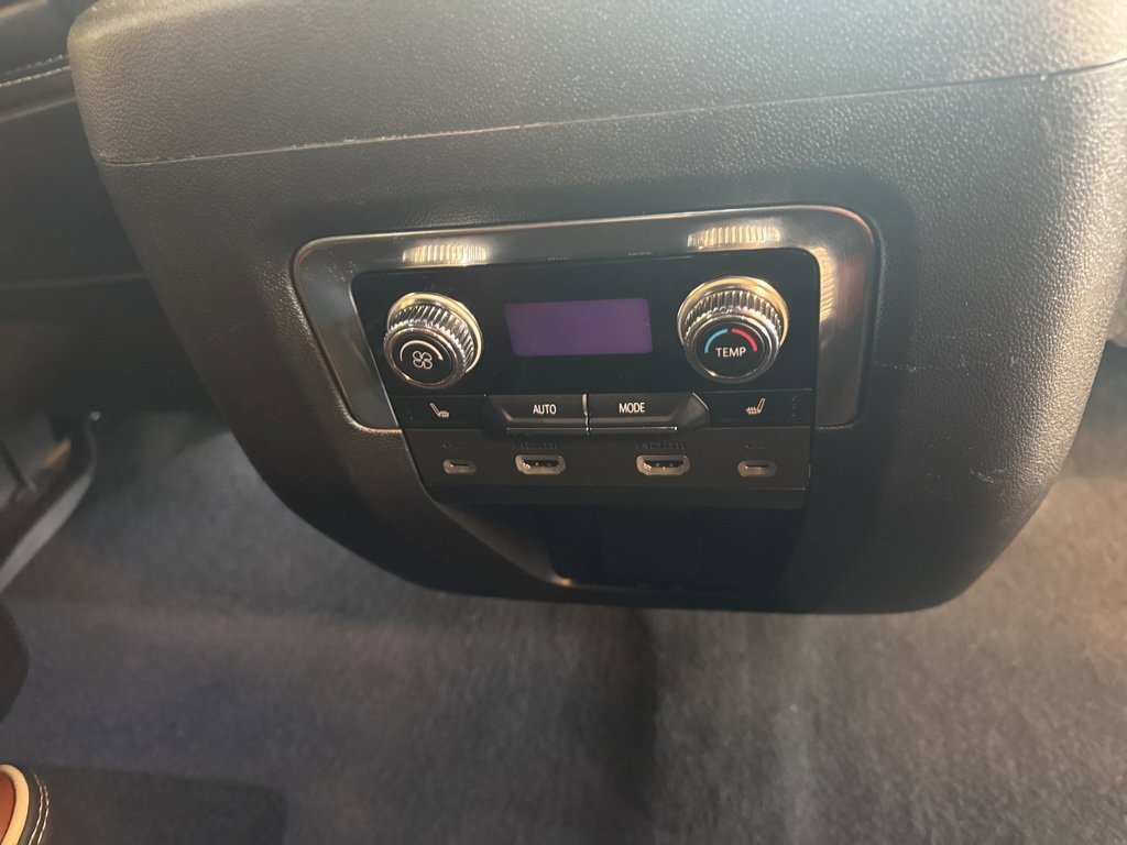 Used 2023 GMC Yukon Denali Ultimate image 29